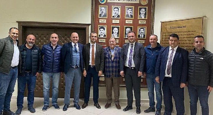Nevşehir Belediyespor Kulüp Başkanı Dirikoç ve yöneticilerden NTSO Başkanı Parmaksız’a ziyaret