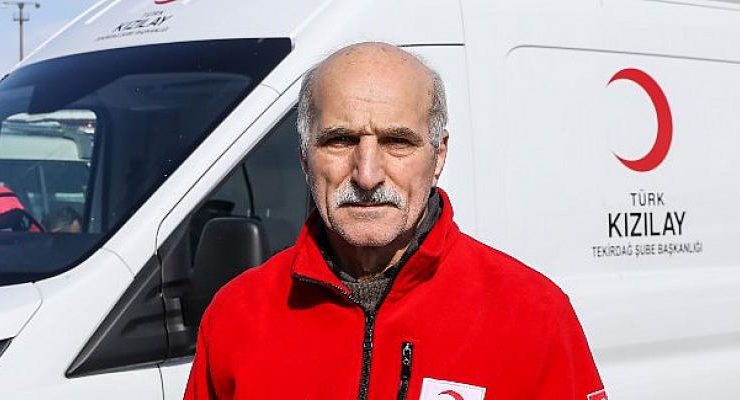 63 Yaşındaki Kızılay Gönüllüsü Kar Nöbeti İçin Tekirdağ’dan İstanbul’a Yardıma Koştu