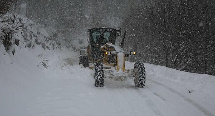 Yoğun kar yağışında yollarda sıkıntı yaşanmadı