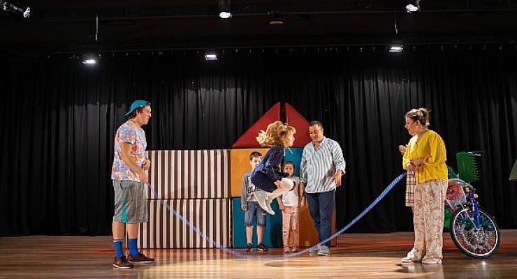 Pınar Çocuk Tiyatrosu ücretsiz oyunu ile çocukların hayallerine ortak oluyor