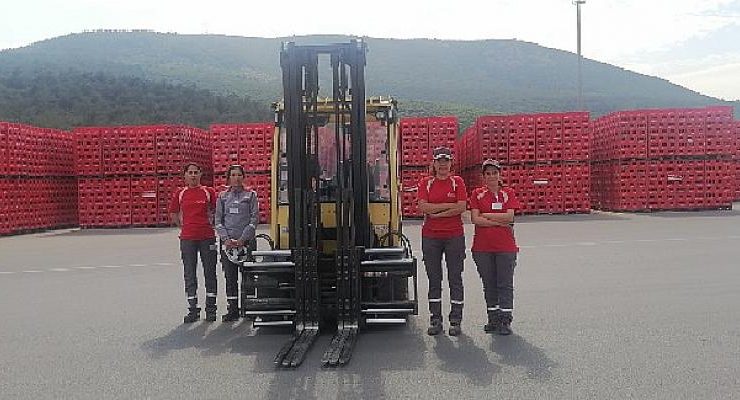‘Forklift Operatörü Eğitim Programı’ mezunu Coca-Cola İçecek Türkiye Kadın Çalışanları Fabrikalarda Görevlerine Başladı