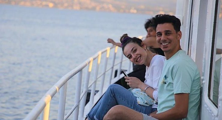 Mehtap Turu ile vatandaşlar Körfez’in tadını çıkarıyor