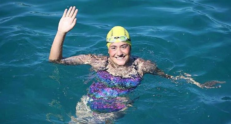 Egeli Türkoğlu, Manş Denizi’ni geçen en genç yüzücü oldu