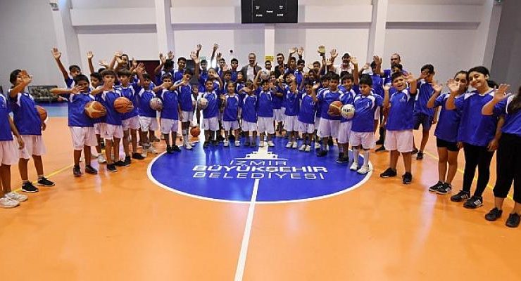 İzmir Büyükşehir Belediyesi’nden “arka mahallelere” spor eğitimi