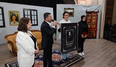 Nevşehir'de yeni kurulan Tozlu Sahne tiyatro ekibinin ilk oyunu olan '9 Canlı' adlı polisiye komedi Kapadokya Kültür ve Sanat Merkezi'nde sahnelendi